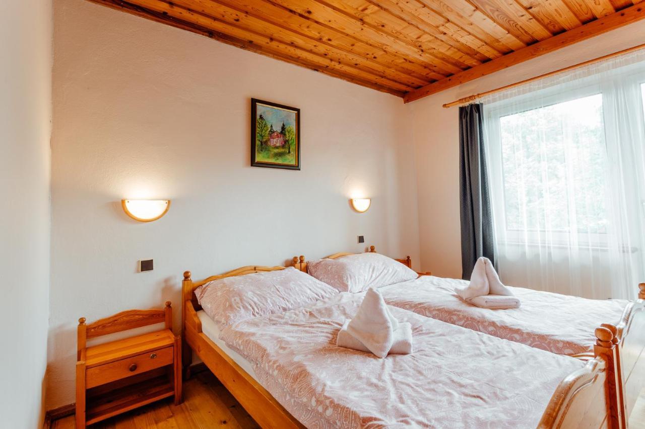 Penzion Topky Hotell Banská Štiavnica Exteriör bild