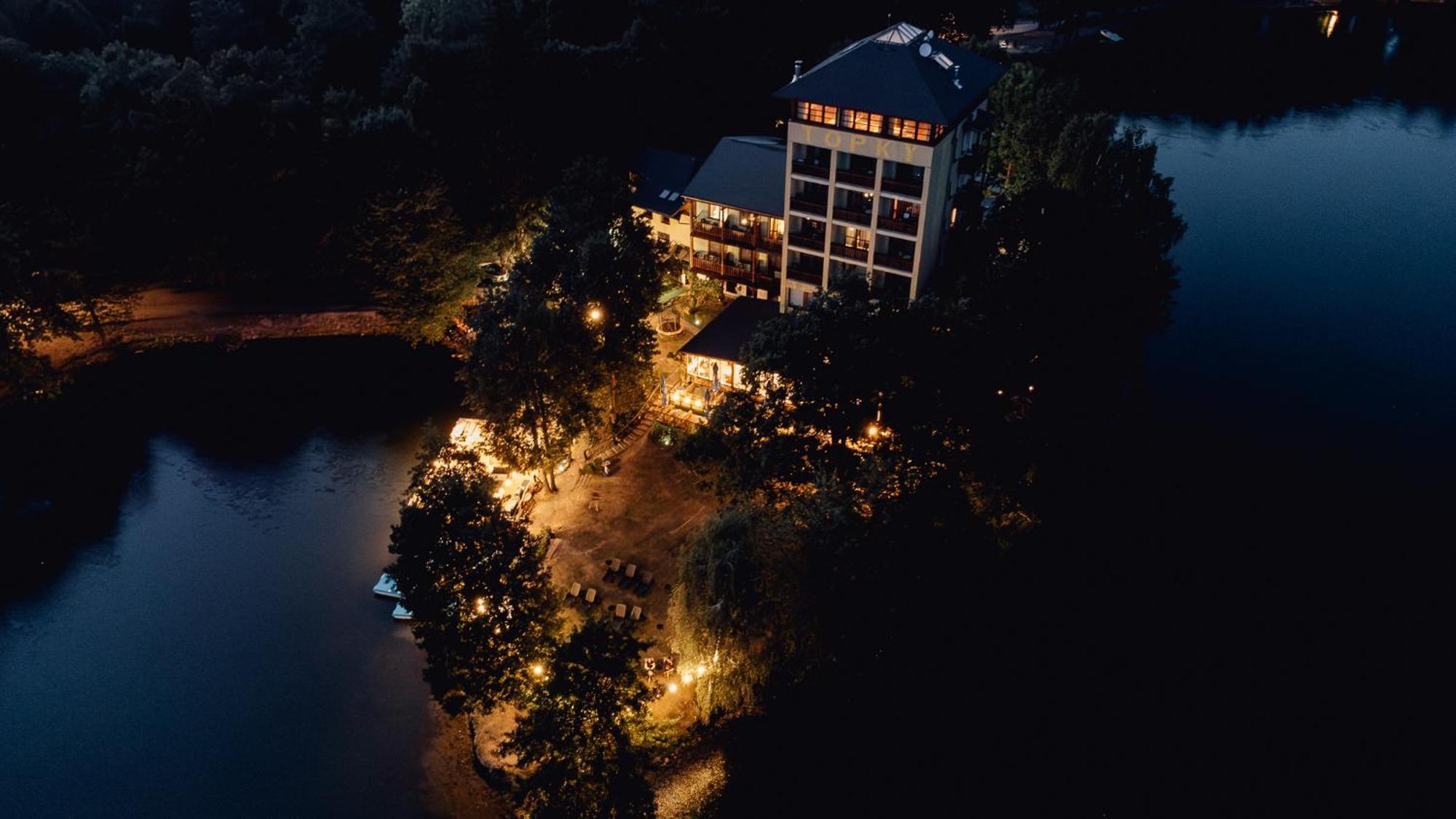 Penzion Topky Hotell Banská Štiavnica Exteriör bild